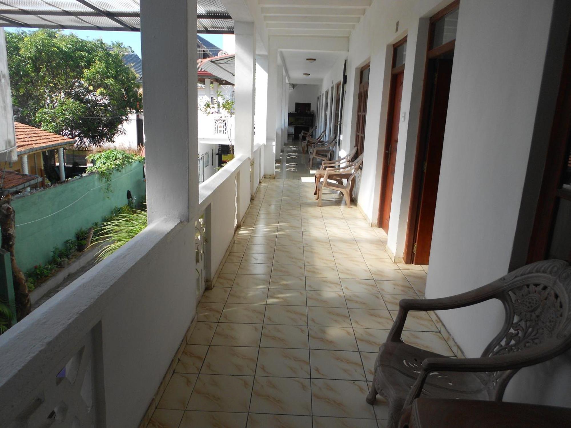 Shanith Guesthouse Negombo Bagian luar foto