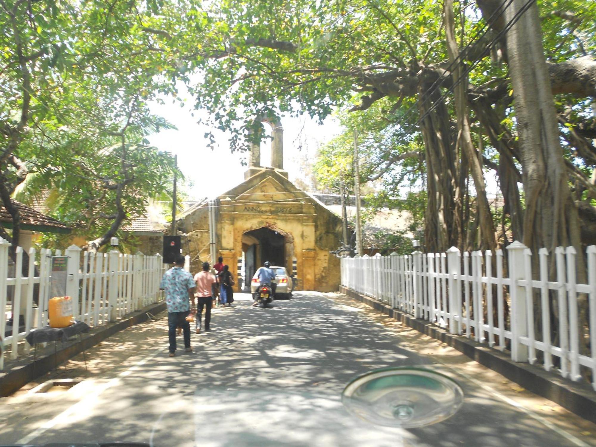Shanith Guesthouse Negombo Bagian luar foto