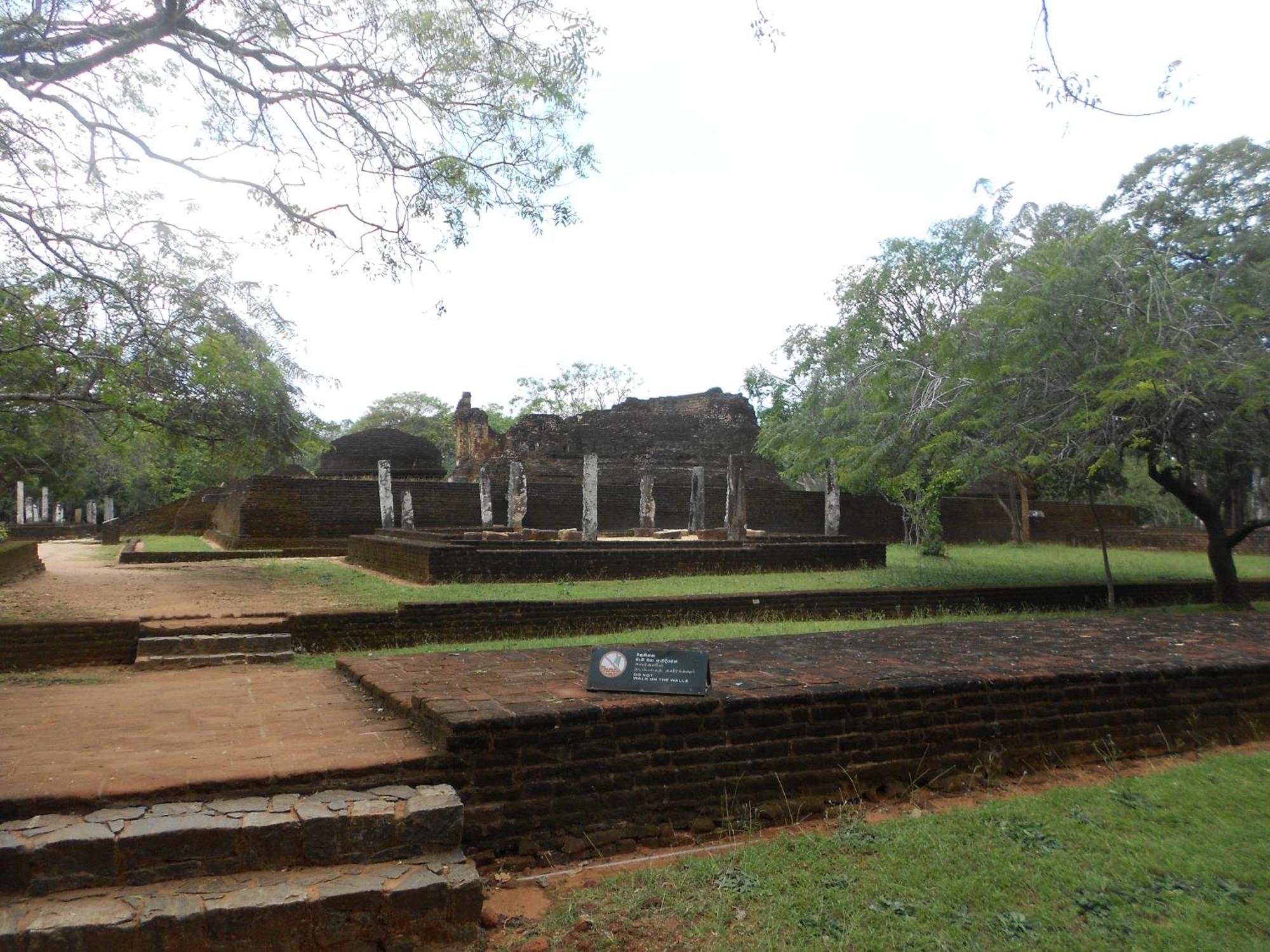 Shanith Guesthouse Negombo Bagian luar foto