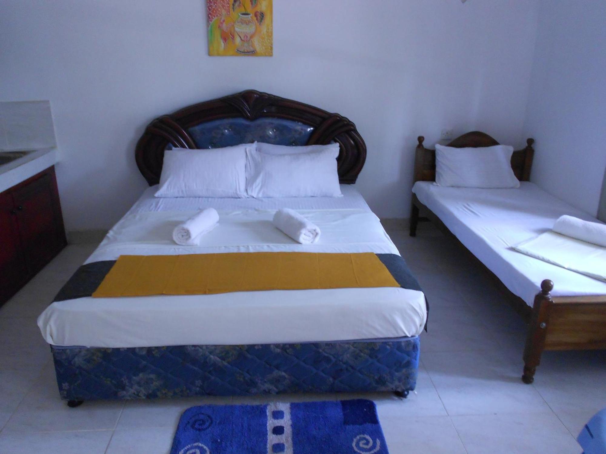 Shanith Guesthouse Negombo Bagian luar foto