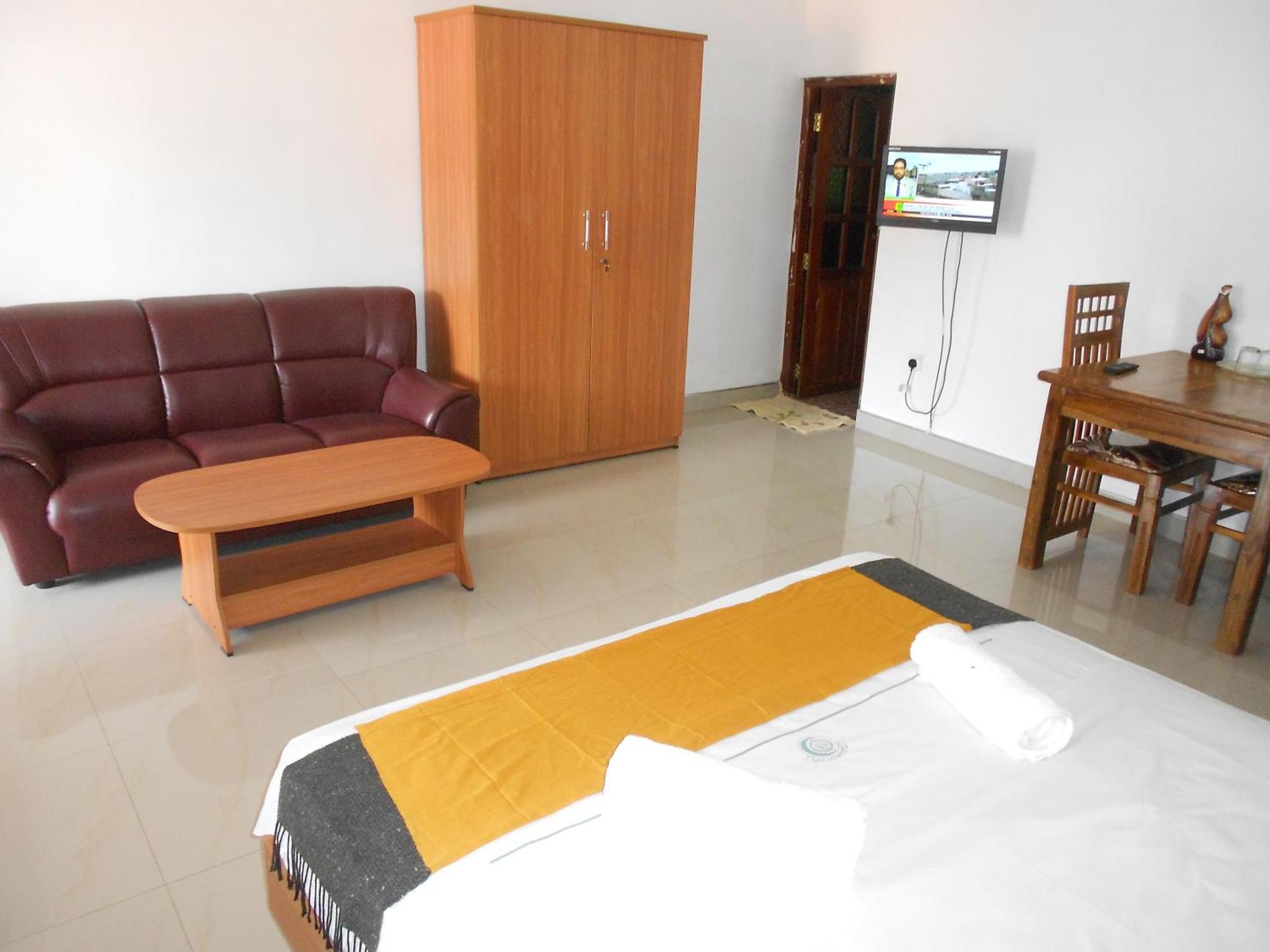 Shanith Guesthouse Negombo Bagian luar foto