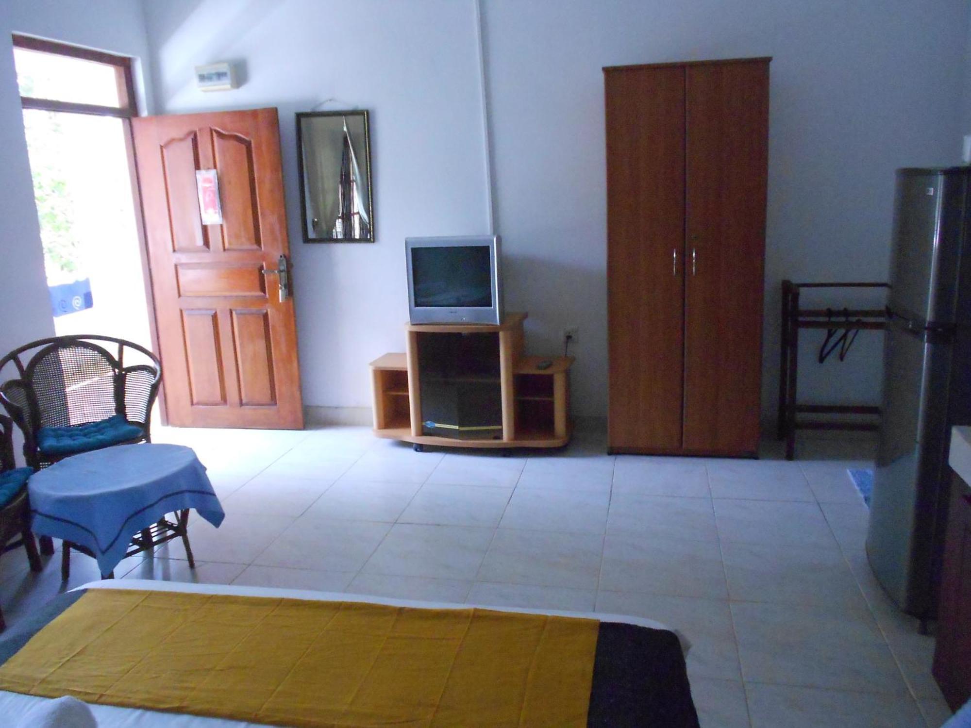 Shanith Guesthouse Negombo Bagian luar foto