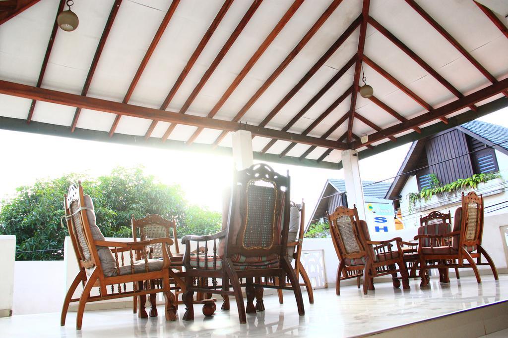 Shanith Guesthouse Negombo Bagian luar foto