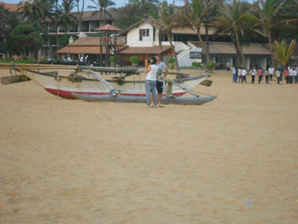 Shanith Guesthouse Negombo Bagian luar foto