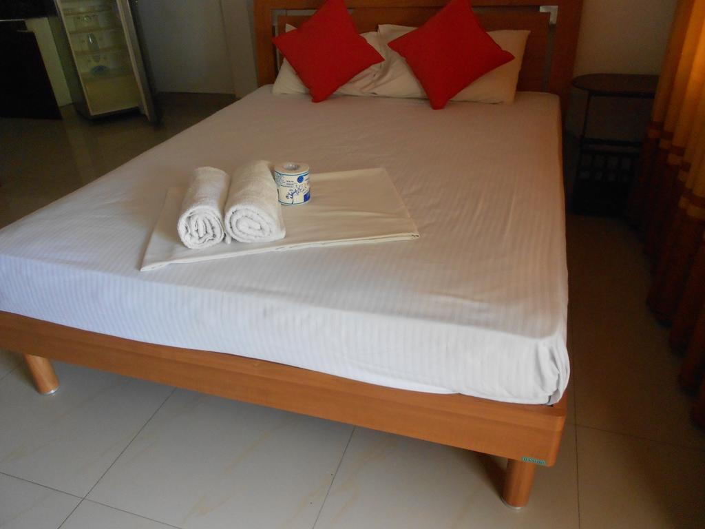 Shanith Guesthouse Negombo Ruang foto