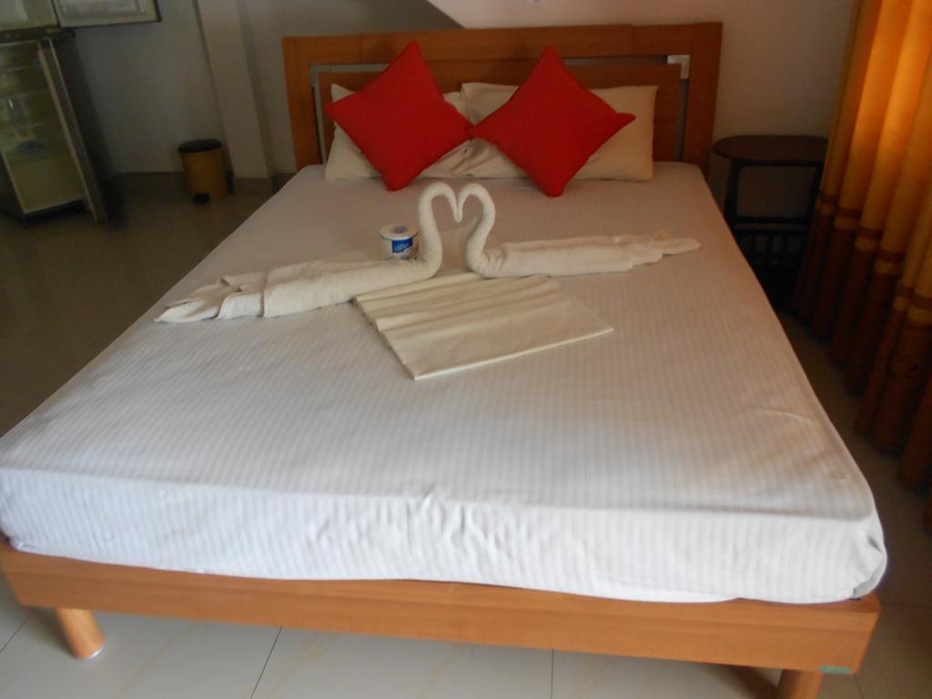 Shanith Guesthouse Negombo Bagian luar foto