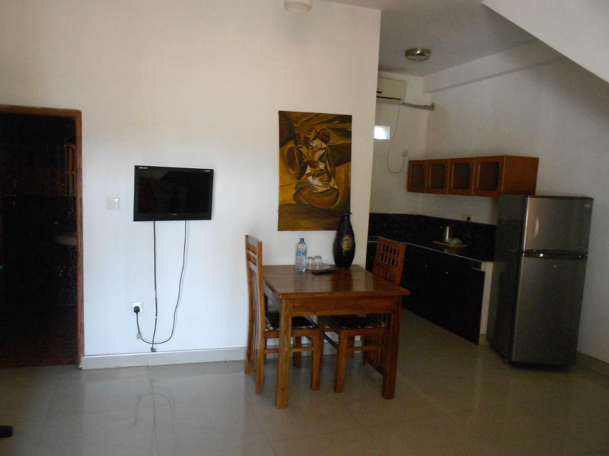 Shanith Guesthouse Negombo Bagian luar foto